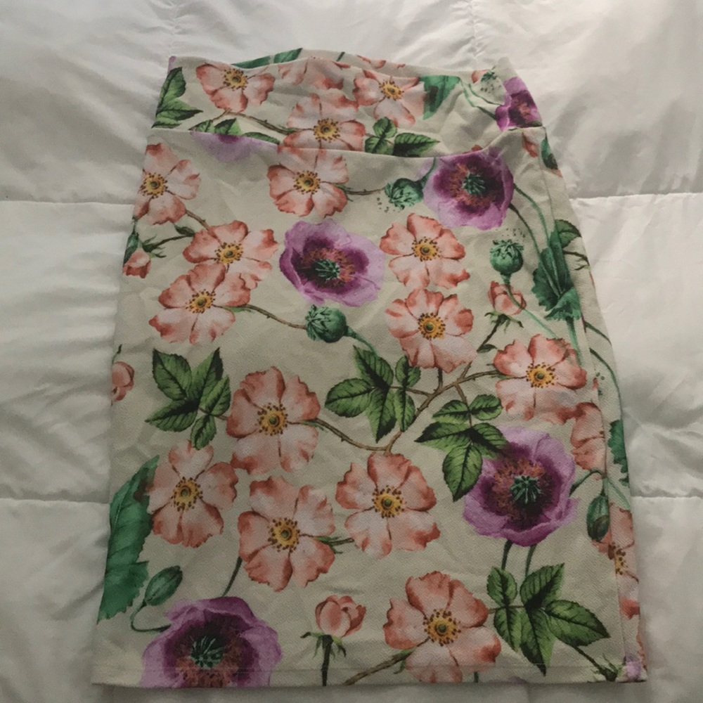 Lularoe Cassie medium floral print